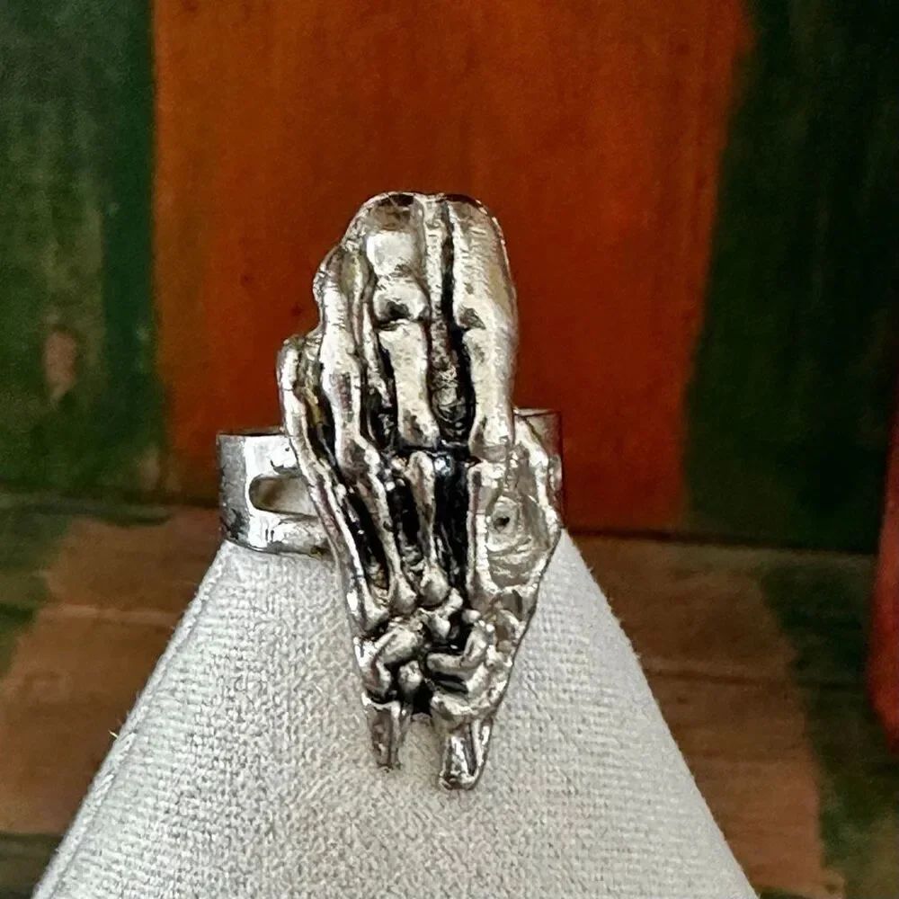 Gothic Skeleton Hand Adjustable Ring - Picture 3 of 9
